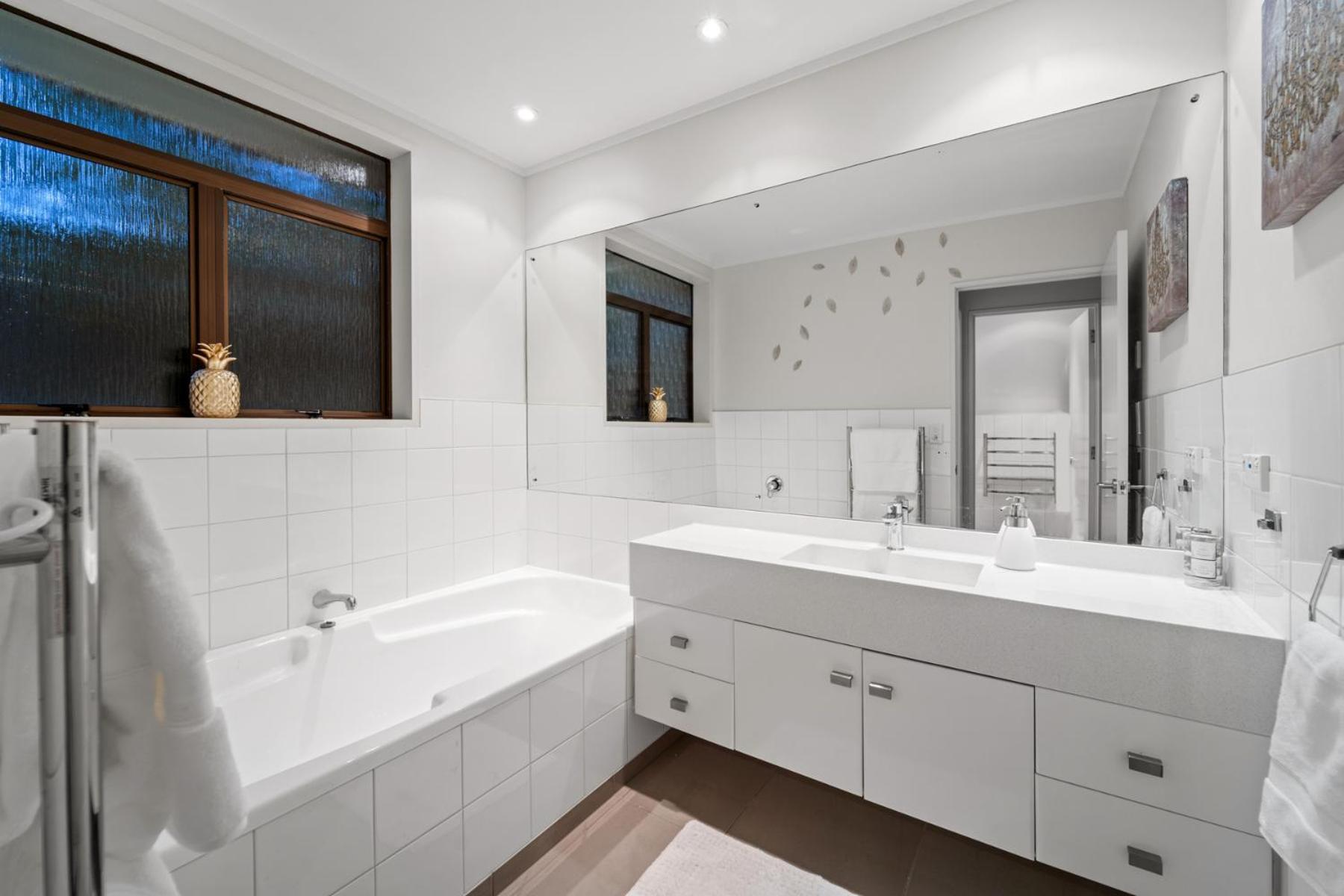 Entire House With Pool, Spa Auckland Buitenkant foto